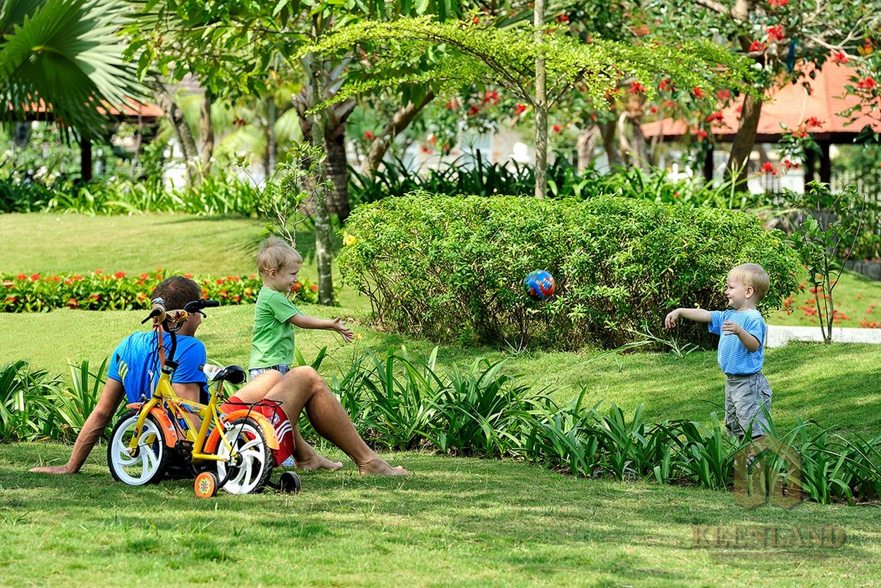 Khung cảnh cây xanh bao quanh The River Thủ Thiêm