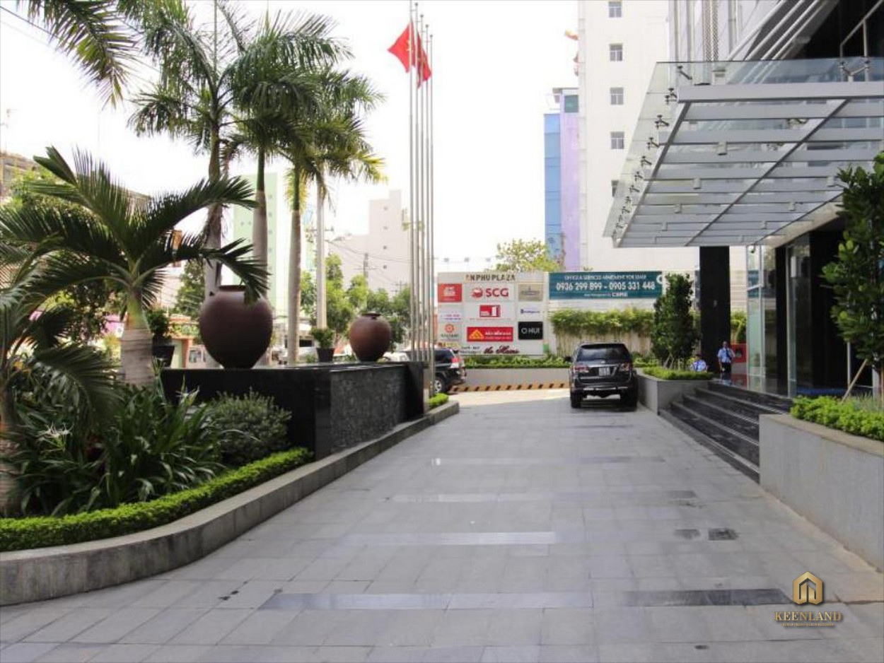 Khuôn viên phía trước tòa nhà An Phú Plaza