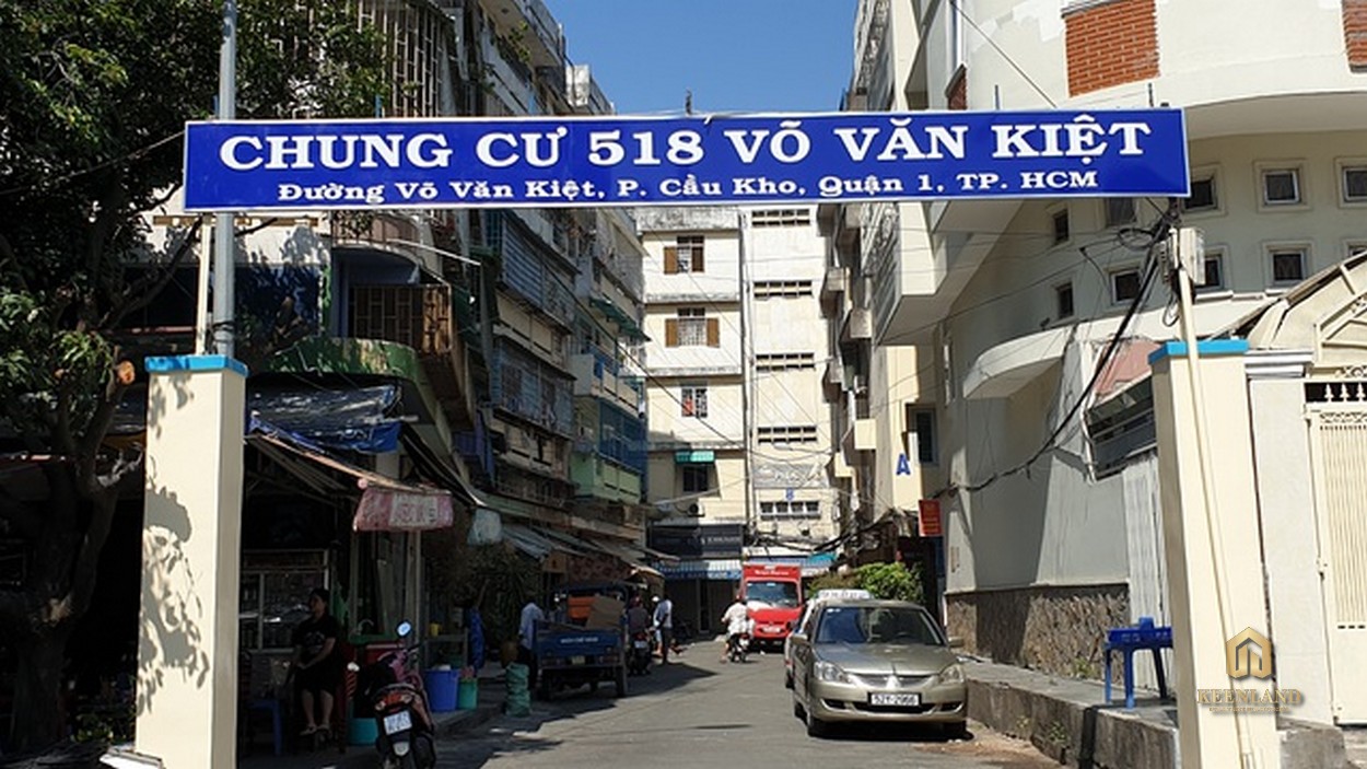 Cổng vào chung cư 518 Võ Văn Kiệt