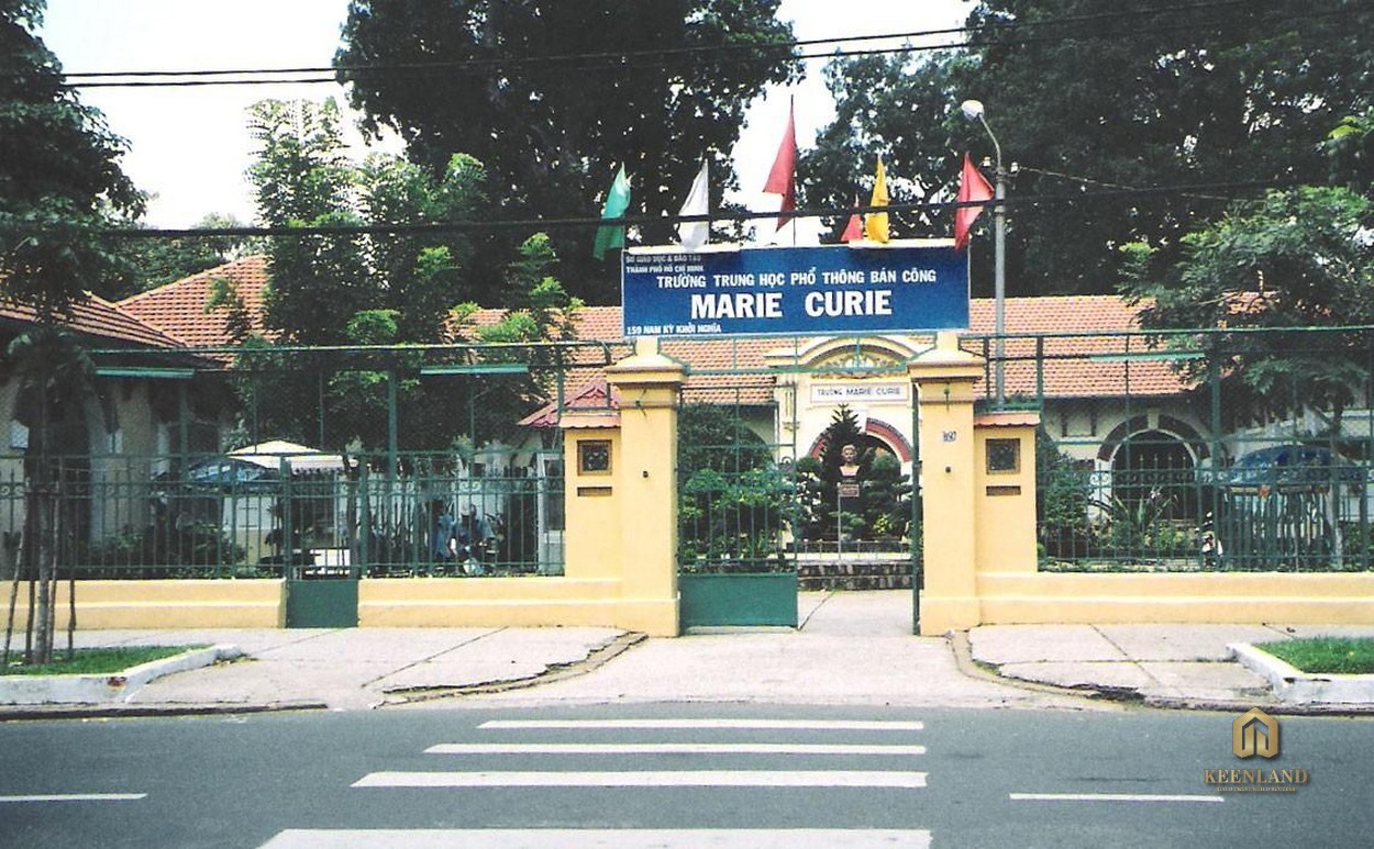 Trường THPT Marie Curie