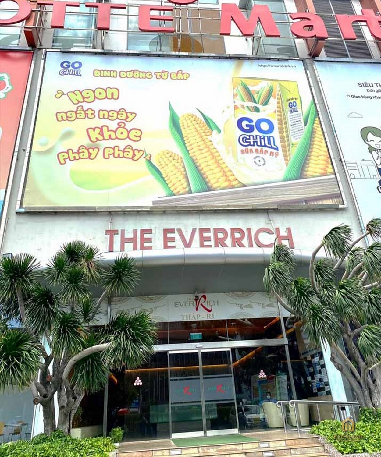 Siêu thị Lotte Mart trước The EverRich 1 